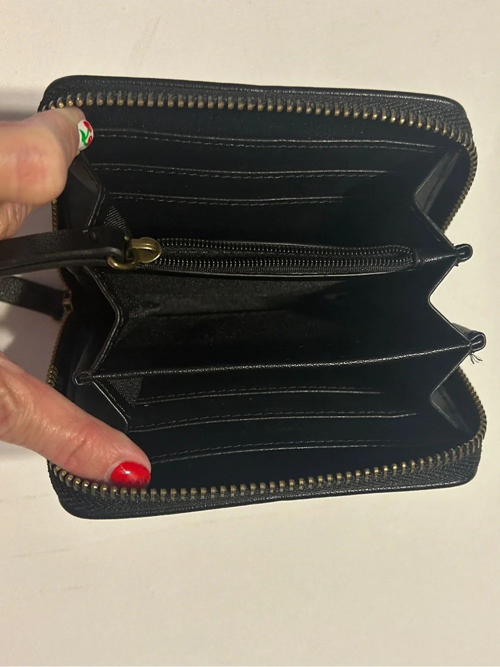 Frye & Co Black Zip Around Wallet Compact Faux Leather Card Organizer NWOT